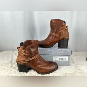 Freebird Casey | Cognac | Size 9